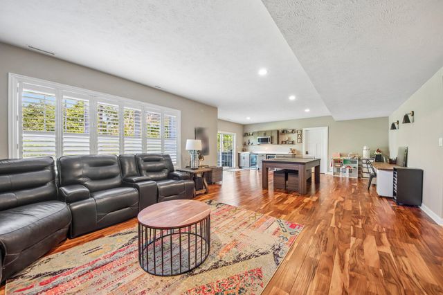 145 Ridgeview Drive, Valparaiso, IN 46385