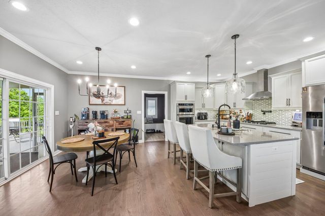 145 Ridgeview Drive, Valparaiso, IN 46385