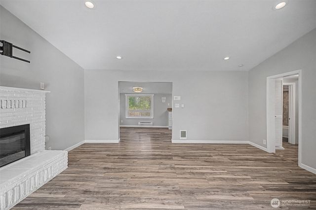 1251 S 230th Street, Des Moines, WA 98198