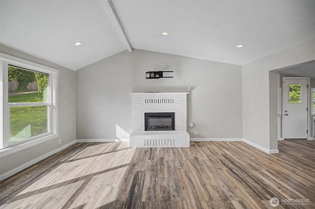 1251 S 230th Street, Des Moines, WA 98198