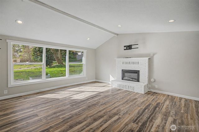 1251 S 230th Street, Des Moines, WA 98198