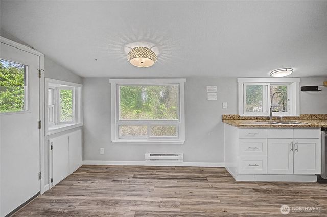 1251 S 230th Street, Des Moines, WA 98198