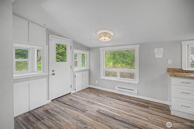 1251 S 230th Street, Des Moines, WA 98198