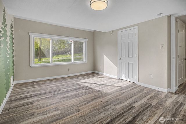 1251 S 230th Street, Des Moines, WA 98198