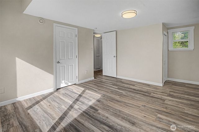 1251 S 230th Street, Des Moines, WA 98198