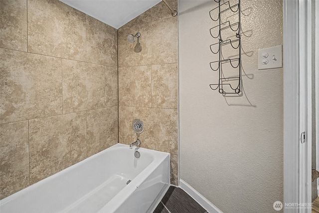 1251 S 230th Street, Des Moines, WA 98198