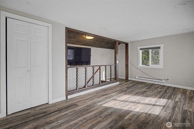 1251 S 230th Street, Des Moines, WA 98198