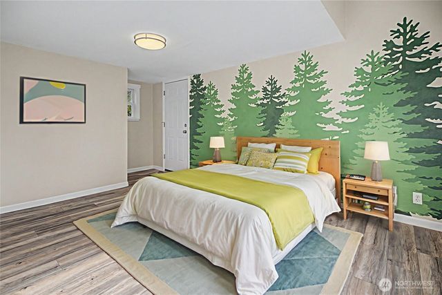 1251 S 230th Street, Des Moines, WA 98198