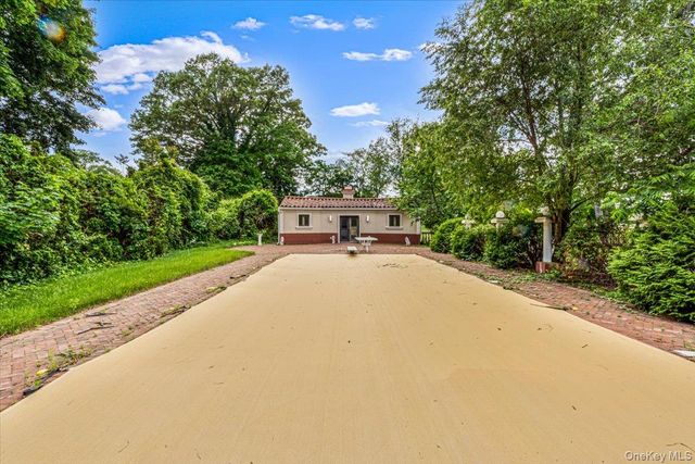 952 Cedar Swamp, Old Brookville, NY 11545