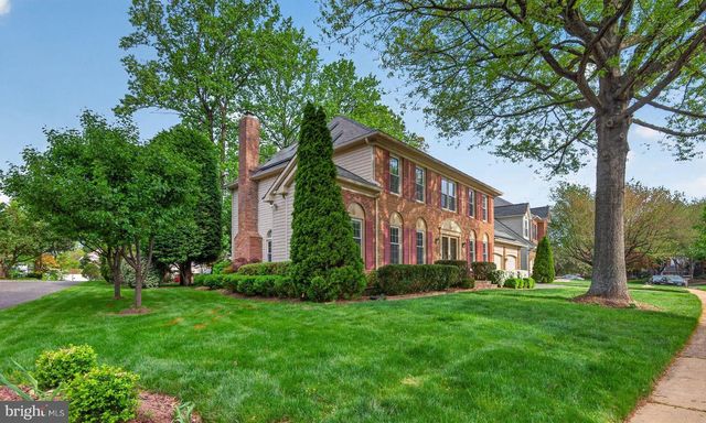 8844 SILVERLINE DR, Fairfax Station, VA 22039