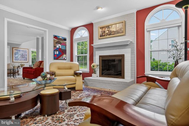 8844 SILVERLINE DR, Fairfax Station, VA 22039