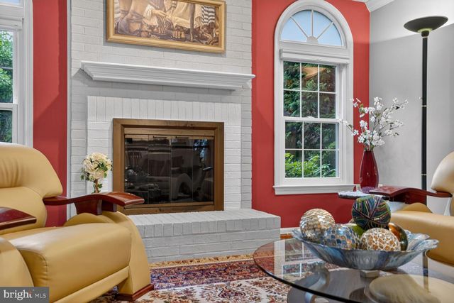 8844 SILVERLINE DR, Fairfax Station, VA 22039
