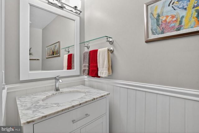 8844 SILVERLINE DR, Fairfax Station, VA 22039