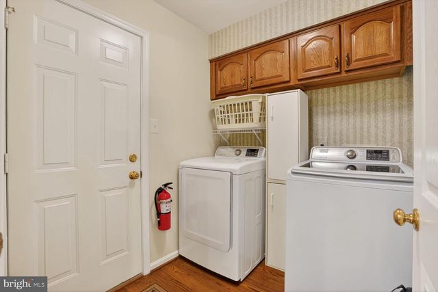 8844 SILVERLINE DR, Fairfax Station, VA 22039