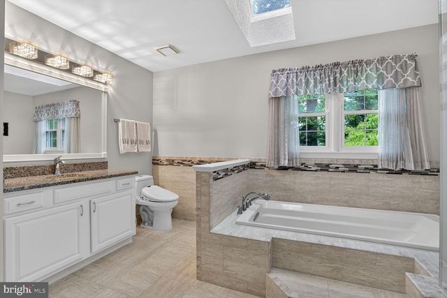 8844 SILVERLINE DR, Fairfax Station, VA 22039