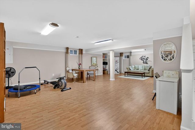 8844 SILVERLINE DR, Fairfax Station, VA 22039