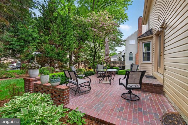 8844 SILVERLINE DR, Fairfax Station, VA 22039
