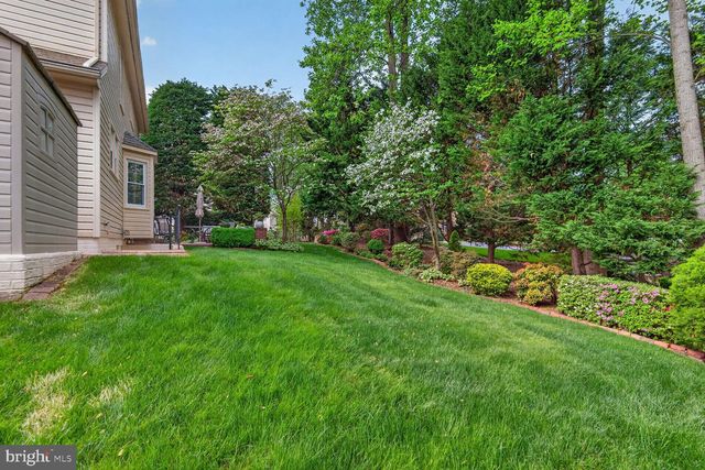 8844 SILVERLINE DR, Fairfax Station, VA 22039