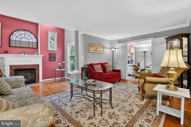 8844 SILVERLINE DR, Fairfax Station, VA 22039