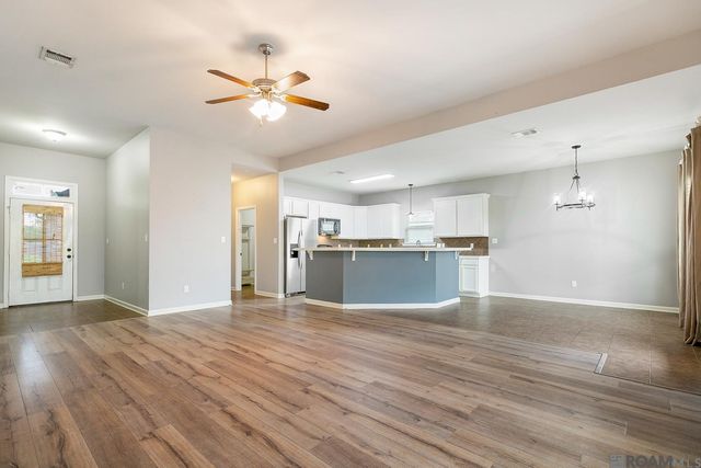 39461 Old Cornerstone Ct, Prairieville, LA 70769