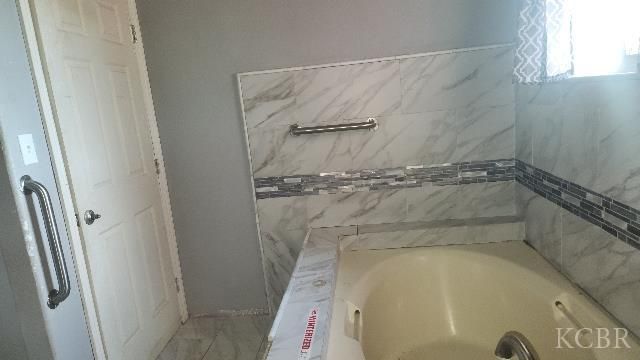 22136 Fairfax Avenue, Lemoore, CA 93245