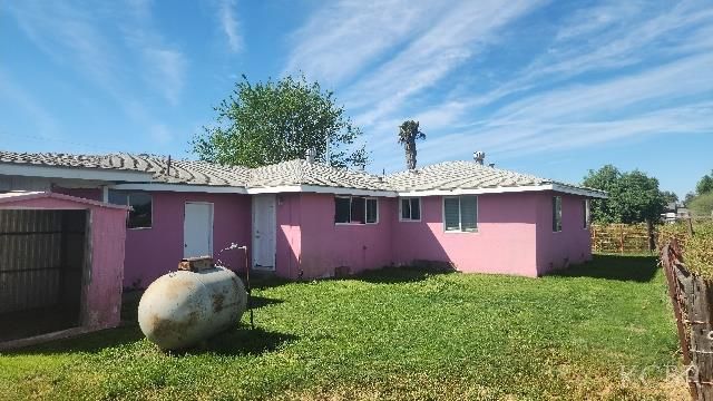 22136 Fairfax Avenue, Lemoore, CA 93245