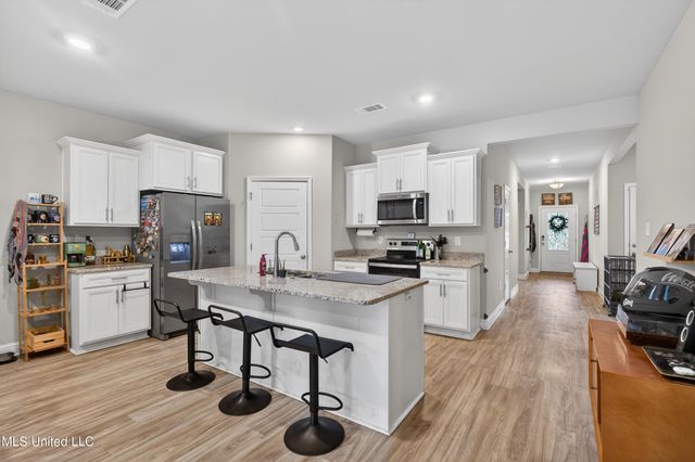 5735 Overland Drive, Biloxi, MS 39532