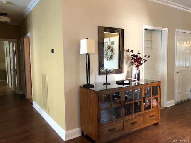 170 Larry Lane, Dix Hills, NY 11746