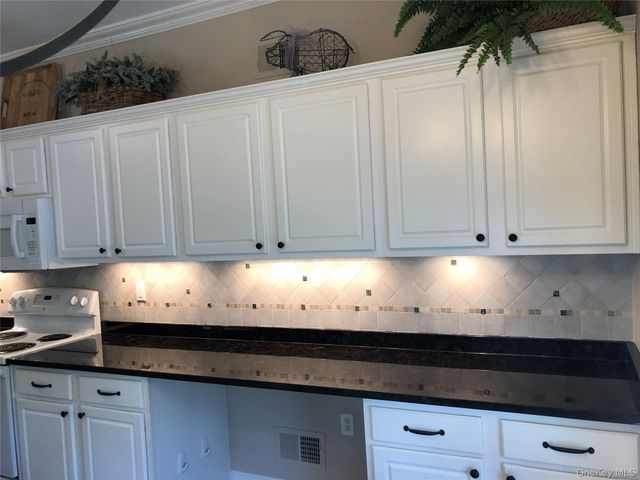 170 Larry Lane, Dix Hills, NY 11746