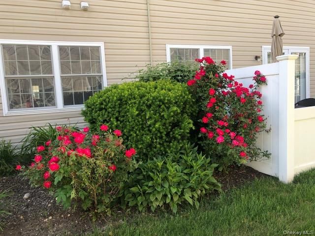 170 Larry Lane, Dix Hills, NY 11746