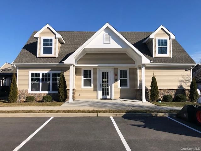 170 Larry Lane, Dix Hills, NY 11746