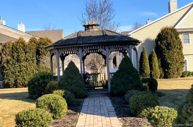 170 Larry Lane, Dix Hills, NY 11746