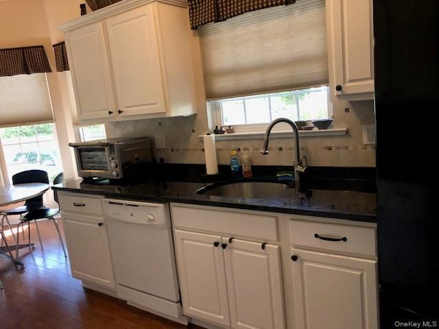 170 Larry Lane, Dix Hills, NY 11746