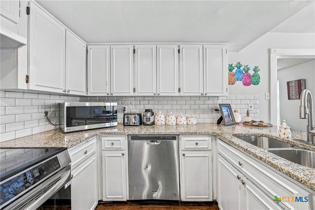 310 Park Village Lane, Seguin, TX 78155