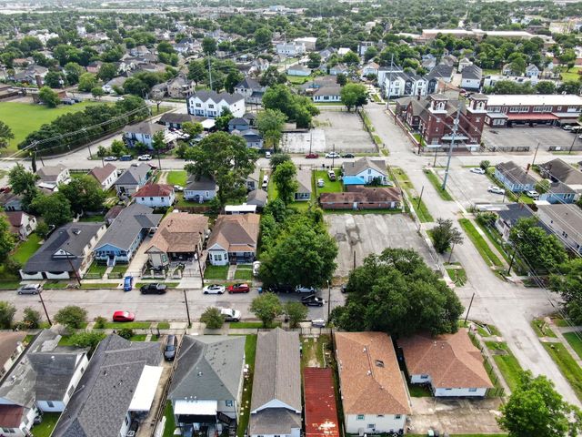 2006 Common Street, Houston, TX 77009