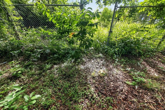 2006 Common Street, Houston, TX 77009