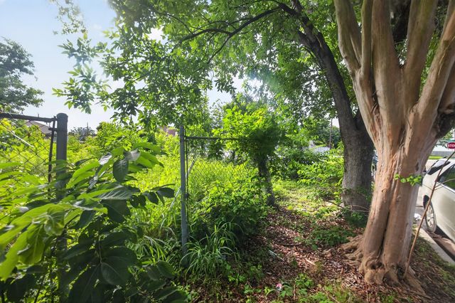 2006 Common Street, Houston, TX 77009