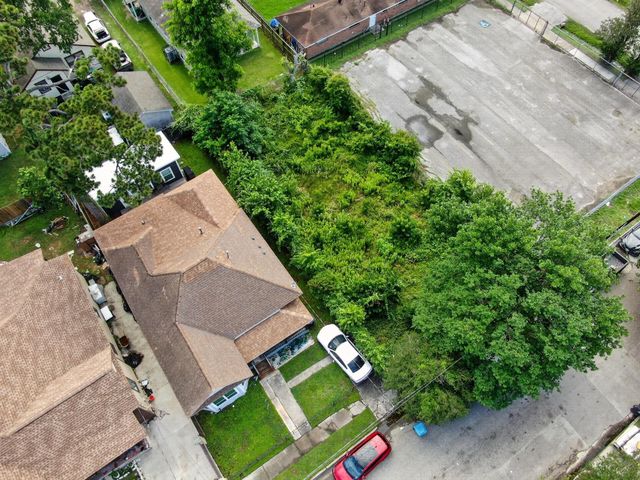 2006 Common Street, Houston, TX 77009