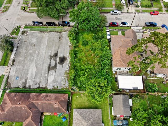 2006 Common Street, Houston, TX 77009