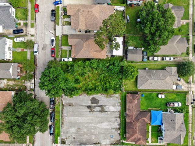 2006 Common Street, Houston, TX 77009