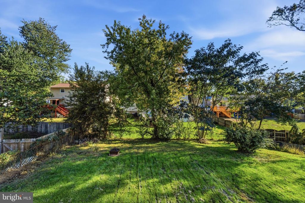 Image 17 of property listing at 4925 KIRKDALE DR, Woodbridge, VA 22193