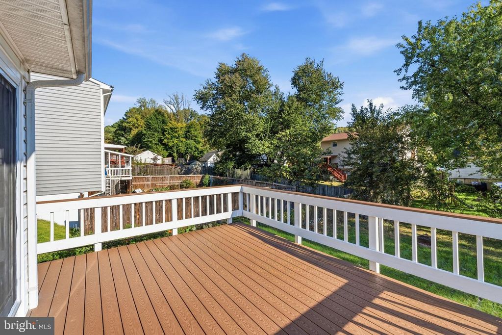 Image 18 of property listing at 4925 KIRKDALE DR, Woodbridge, VA 22193