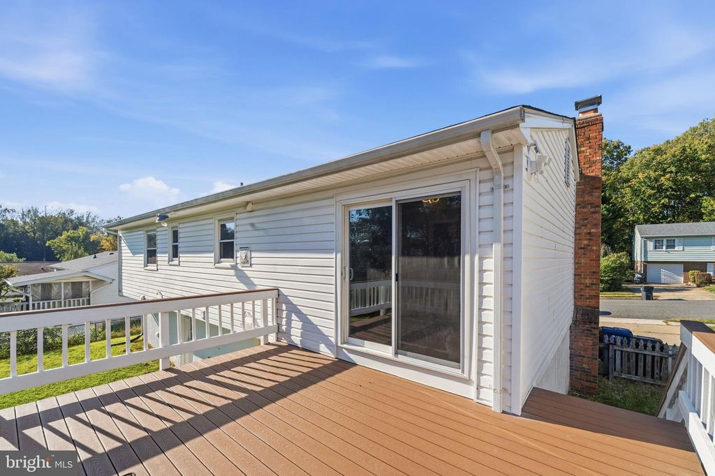 Image 19 of property listing at 4925 KIRKDALE DR, Woodbridge, VA 22193