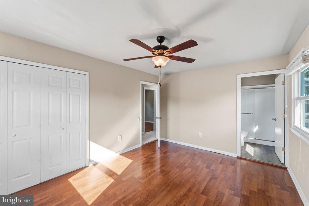 Image 25 of property listing at 4925 KIRKDALE DR, Woodbridge, VA 22193