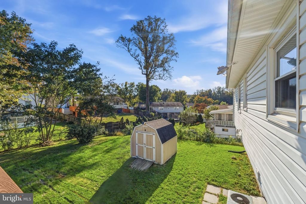 Image 38 of property listing at 4925 KIRKDALE DR, Woodbridge, VA 22193