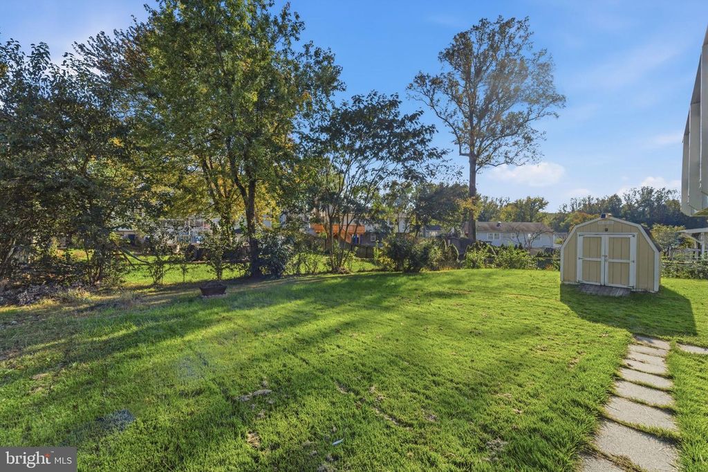 Image 40 of property listing at 4925 KIRKDALE DR, Woodbridge, VA 22193