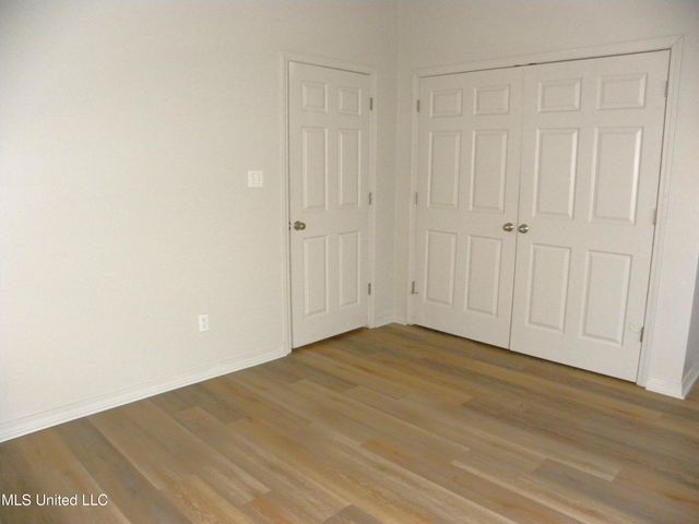 2425 Esplanade Street, B, Ocean Springs, MS 39564