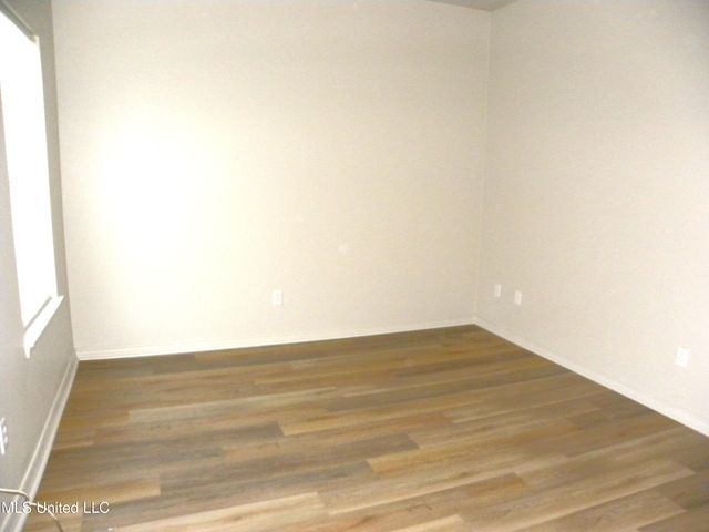 2425 Esplanade Street, B, Ocean Springs, MS 39564