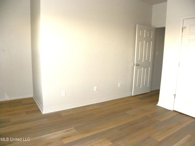 2425 Esplanade Street, B, Ocean Springs, MS 39564