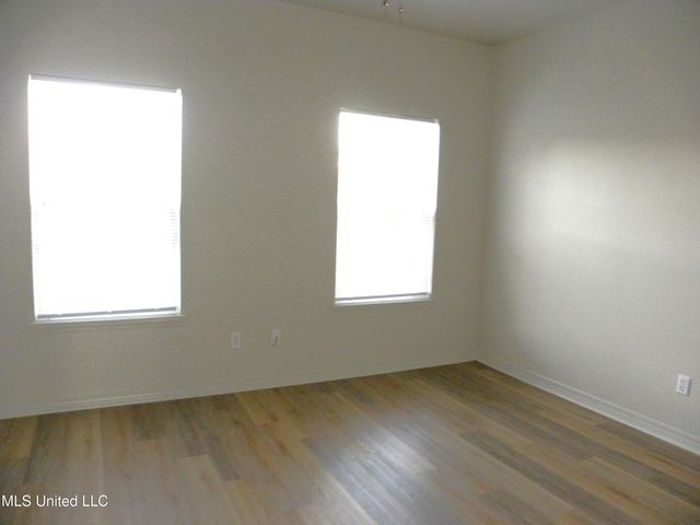 2425 Esplanade Street, B, Ocean Springs, MS 39564